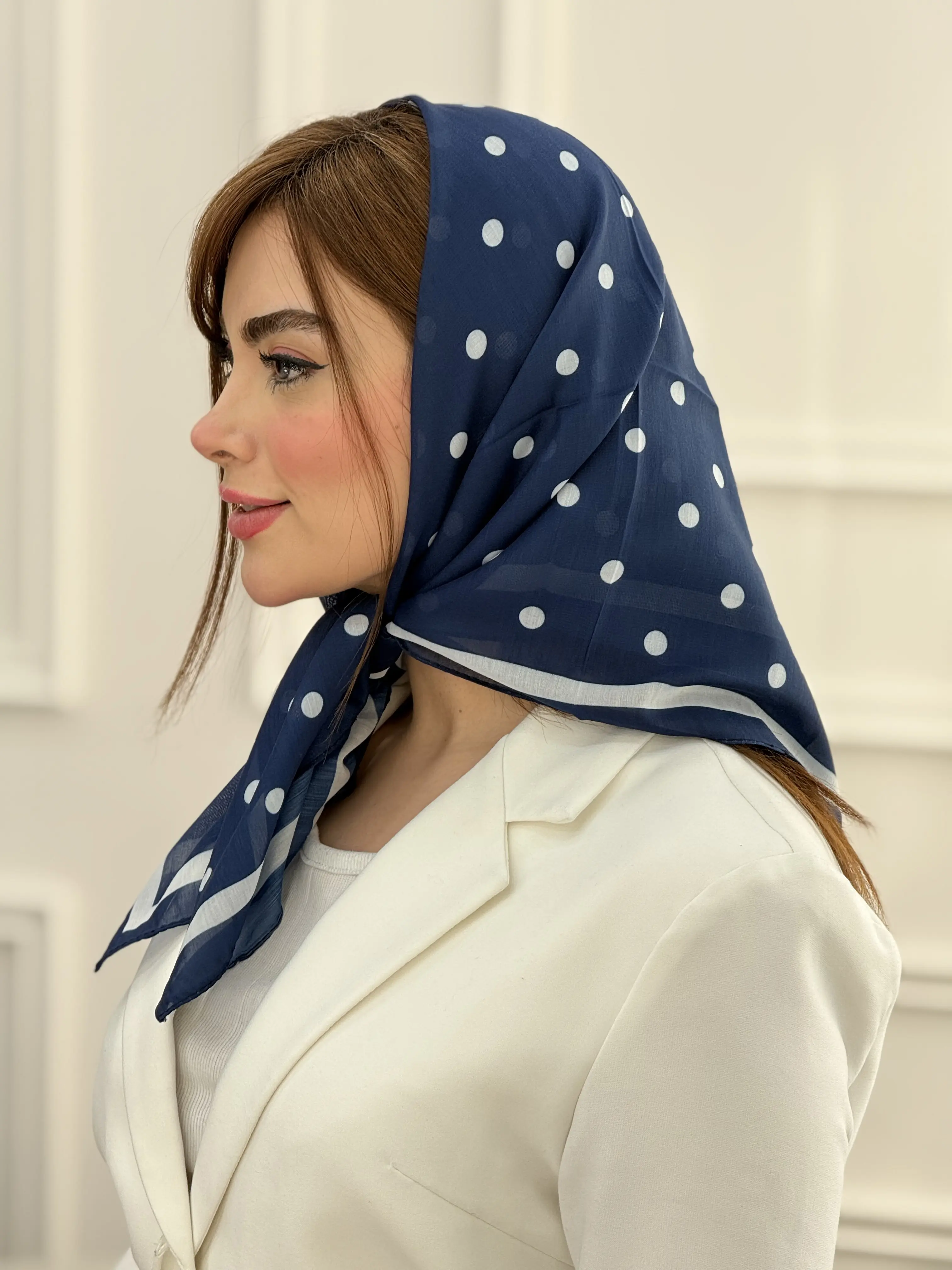 مینی اسکارف نخی خال خالی