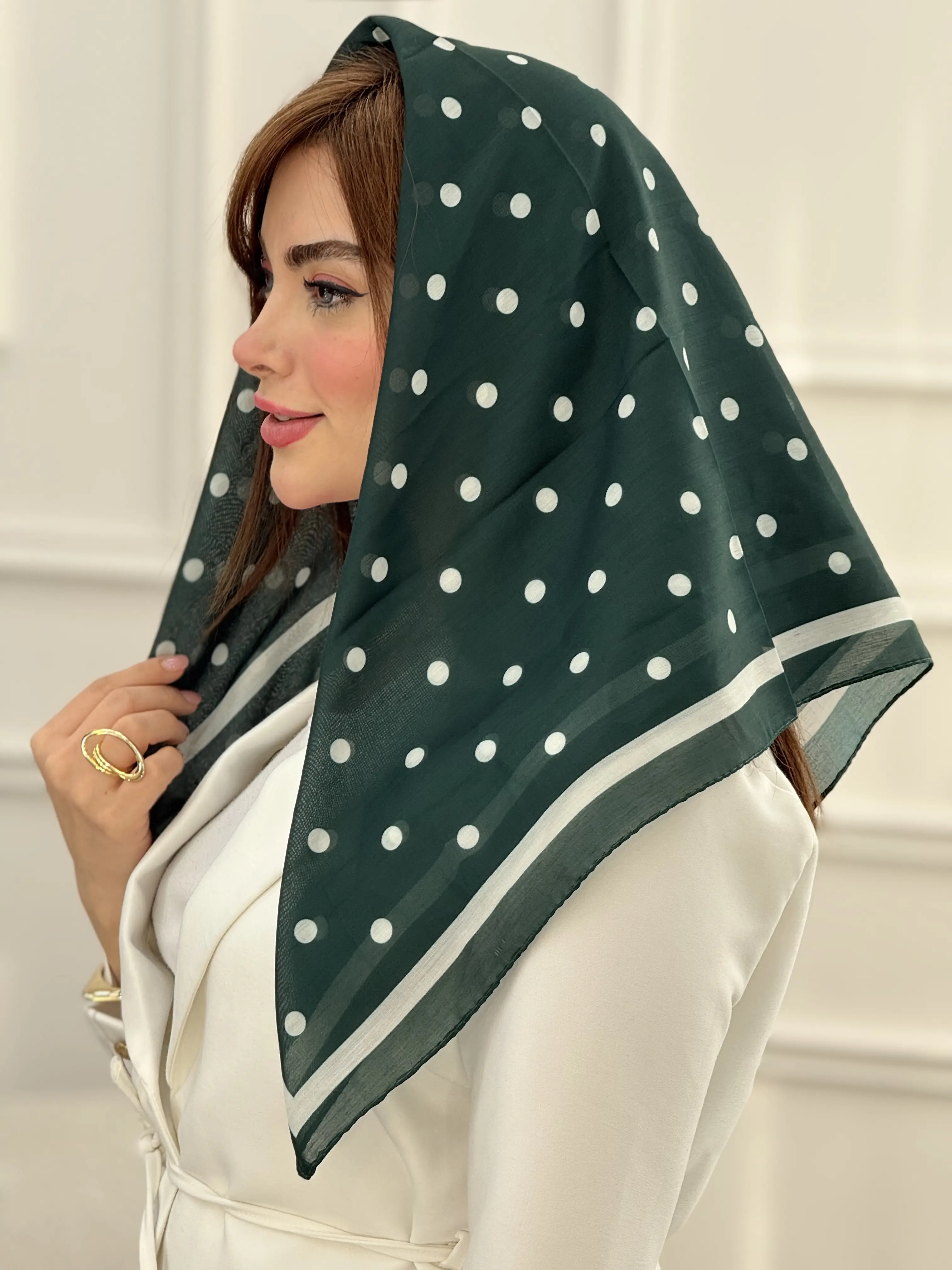 مینی اسکارف نخی خال خالی