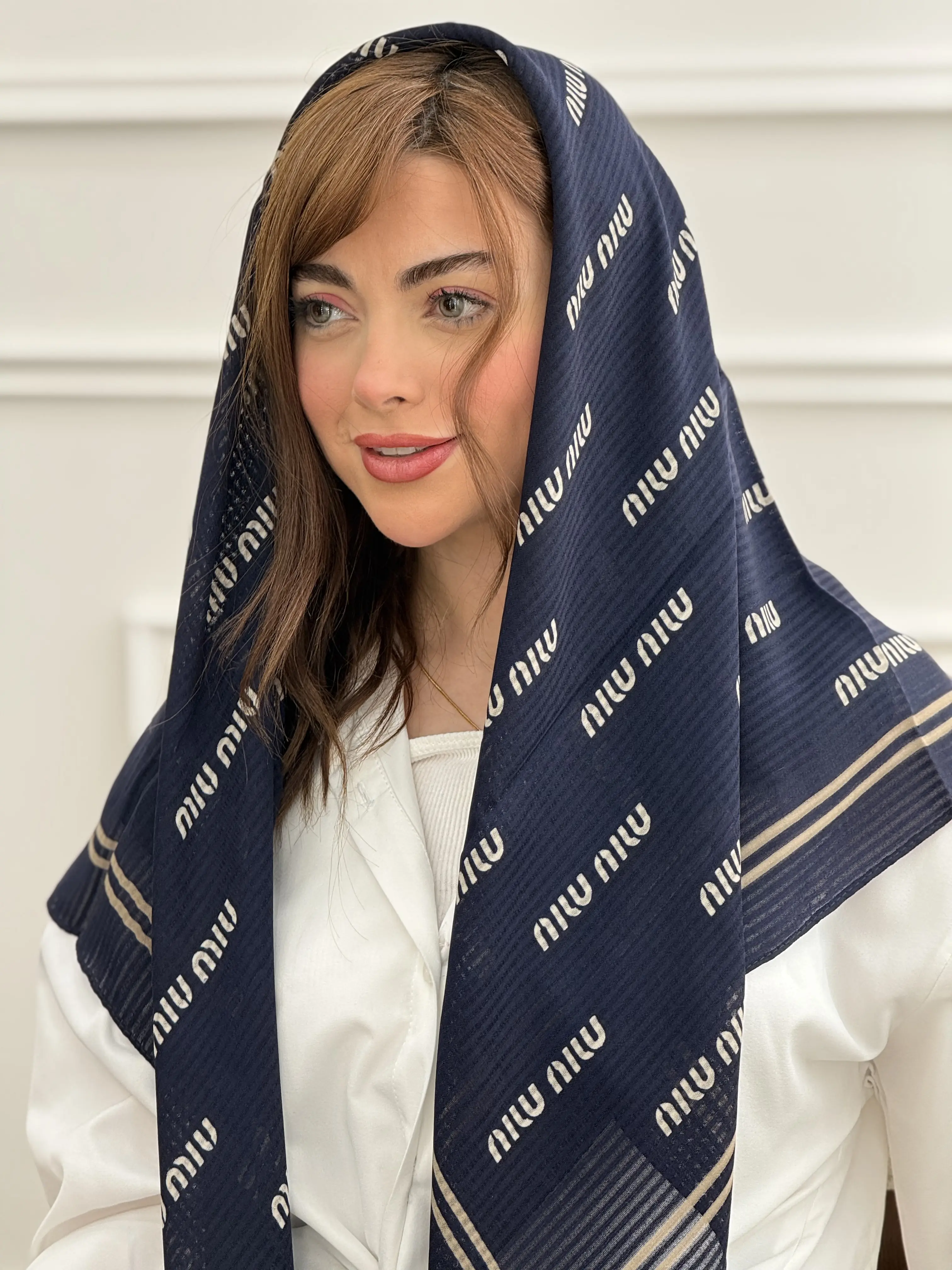 روسری نخ اسکالر طرح میومیو