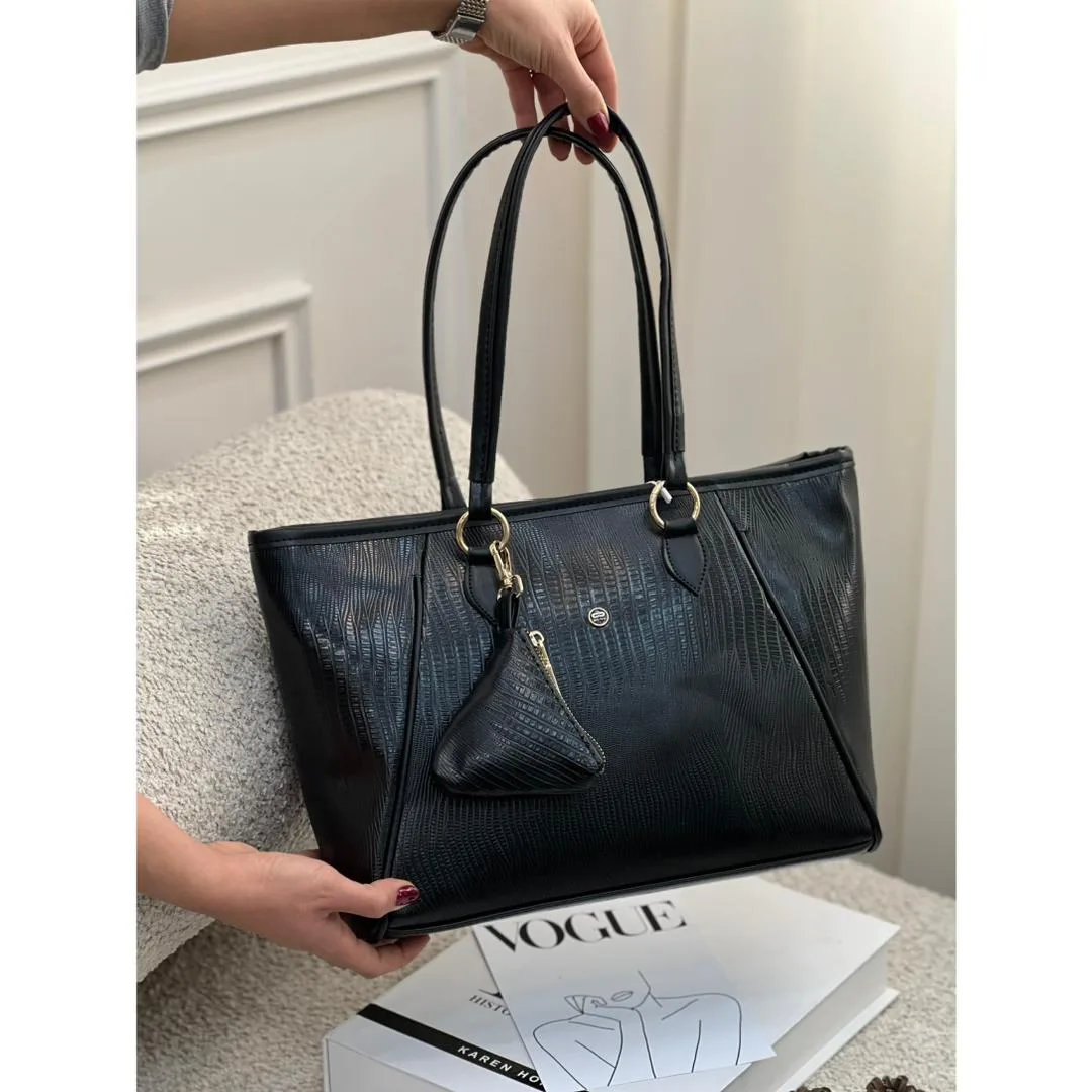 کیف زنانه چرم طرحدار
