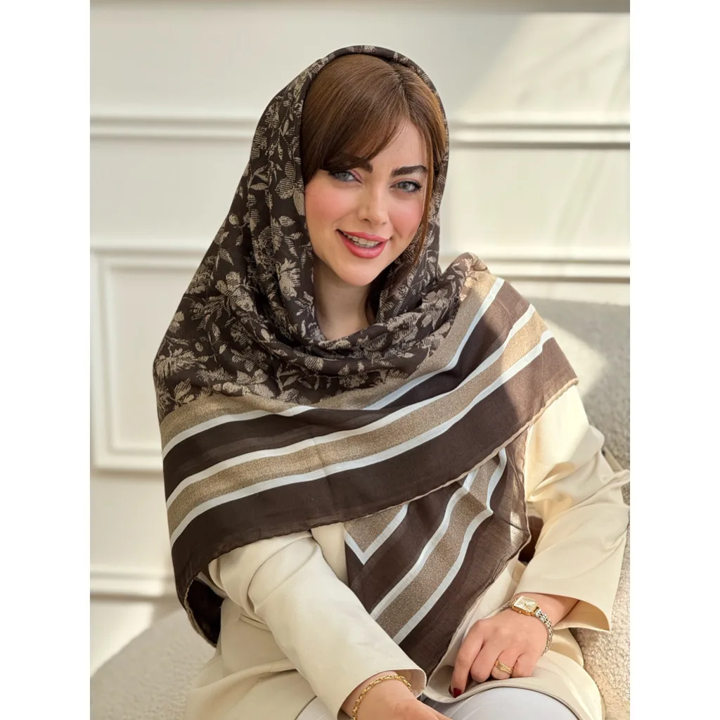 روسری نخی طرح گل دیور