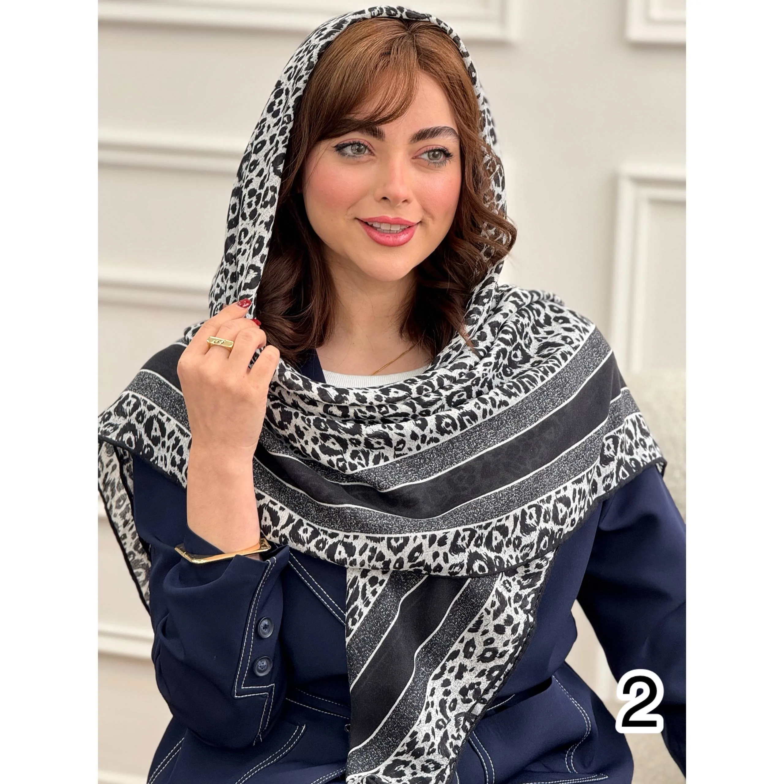 روسری نخی مشکی سفید