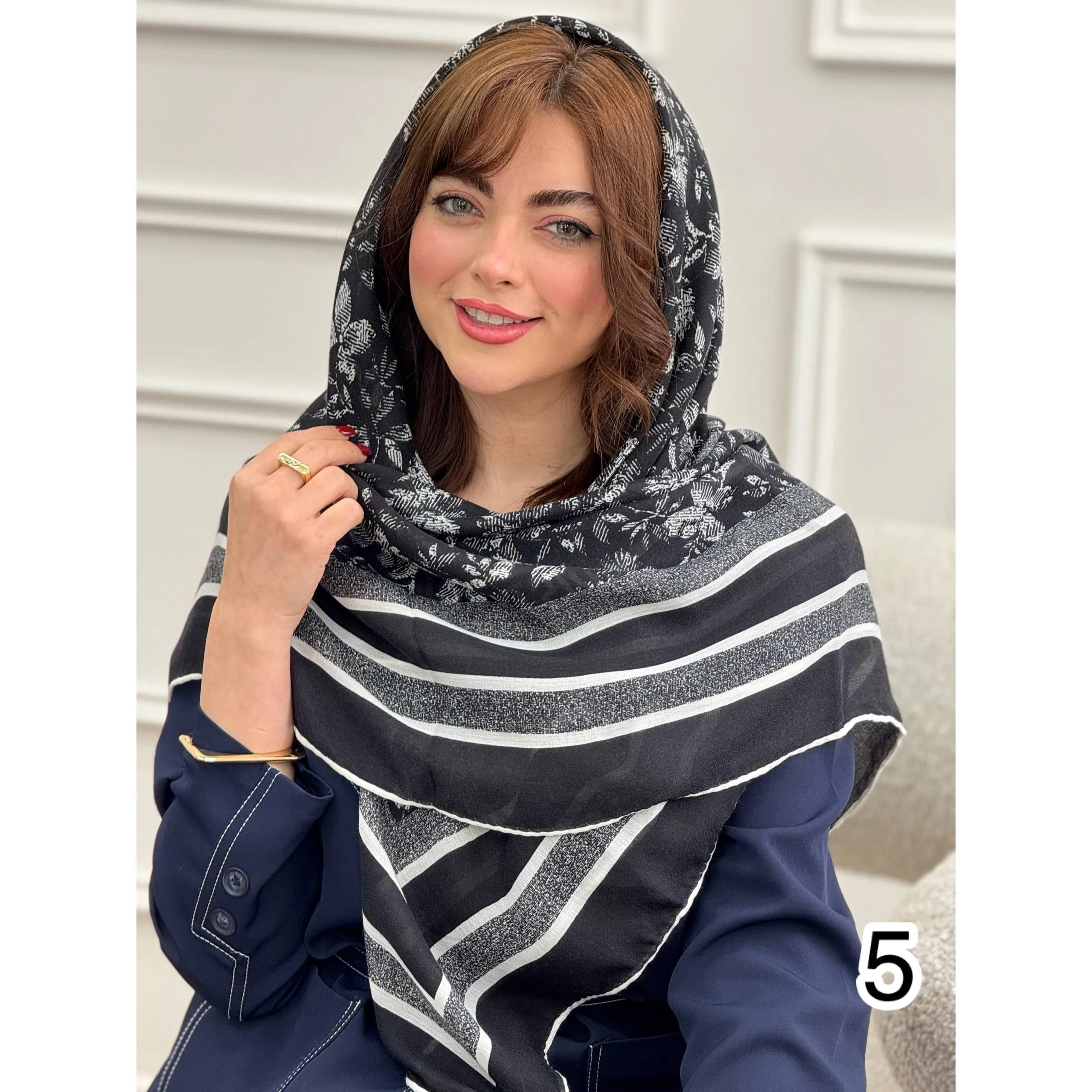 روسری نخی مشکی سفید