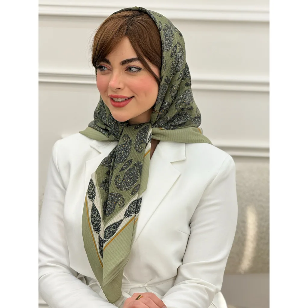 روسری نخ اسکالر طرح ترمه حاشیه دار