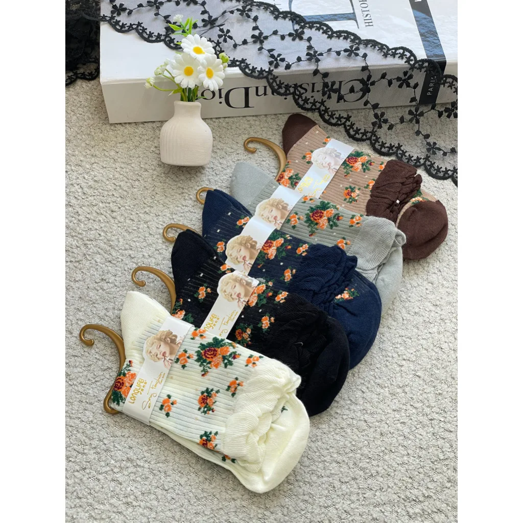 جوراب بلند گل گلی لبه چین