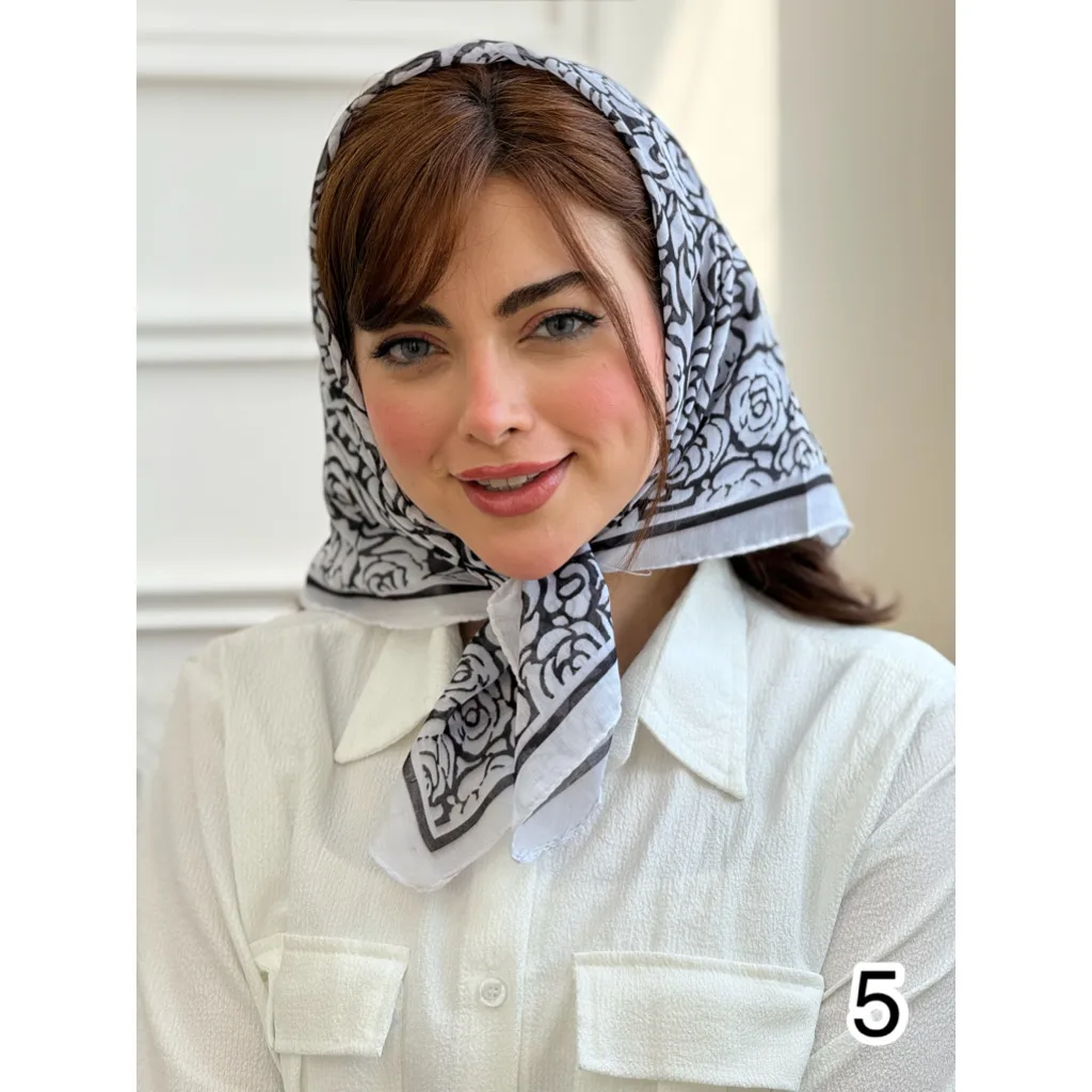 مینی اسکارف نخی طرح سفید و مشکی