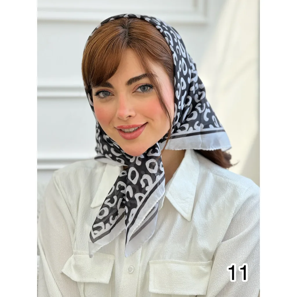 مینی اسکارف نخی طرح سفید و مشکی