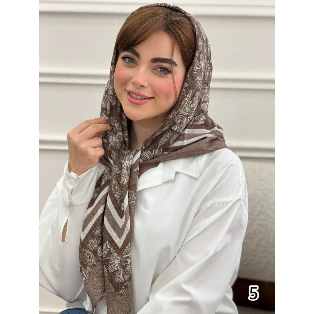 روسری نخی طرح برگ گل