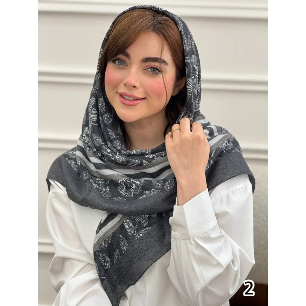 روسری نخی طرح برگ گل