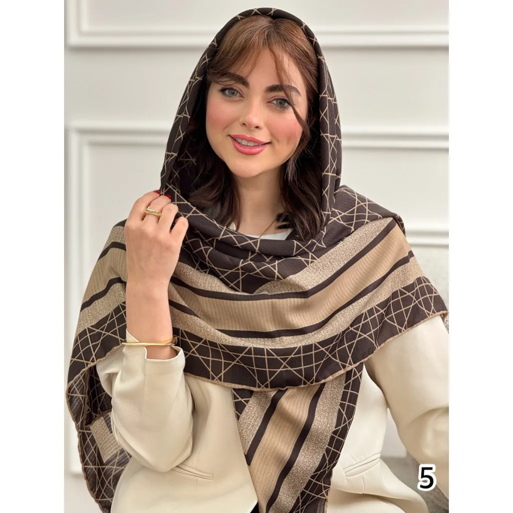 روسری نخ اسکالر طرحبندی قهوه ای